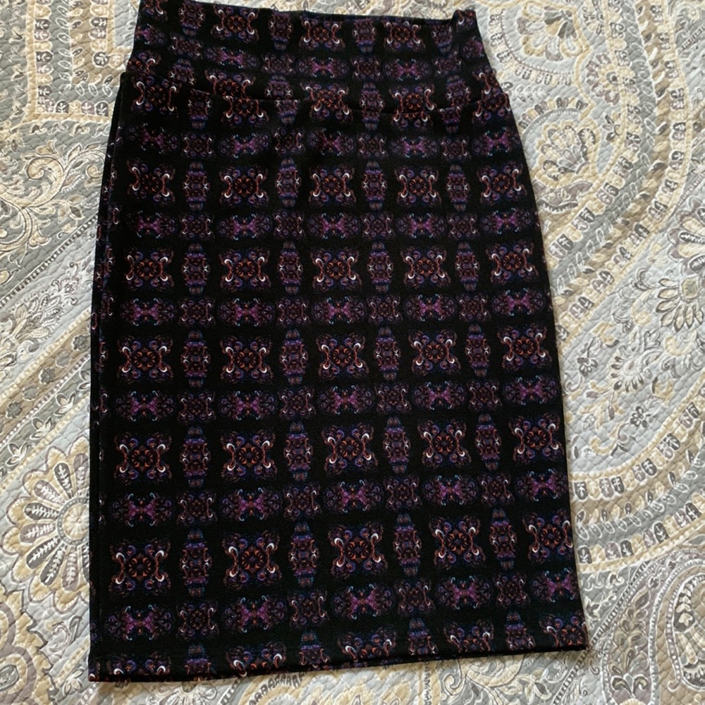 S Patterned black / purple pencil skirt / stretchy